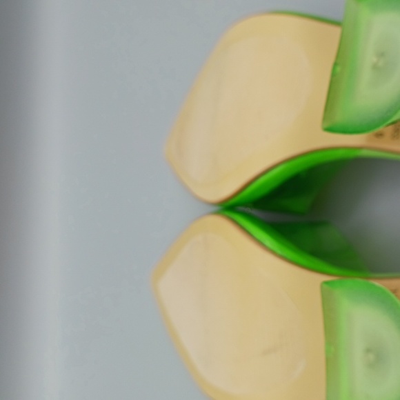 LULU'S MIDNIGHT LIME MULES - Picture 9 of 11